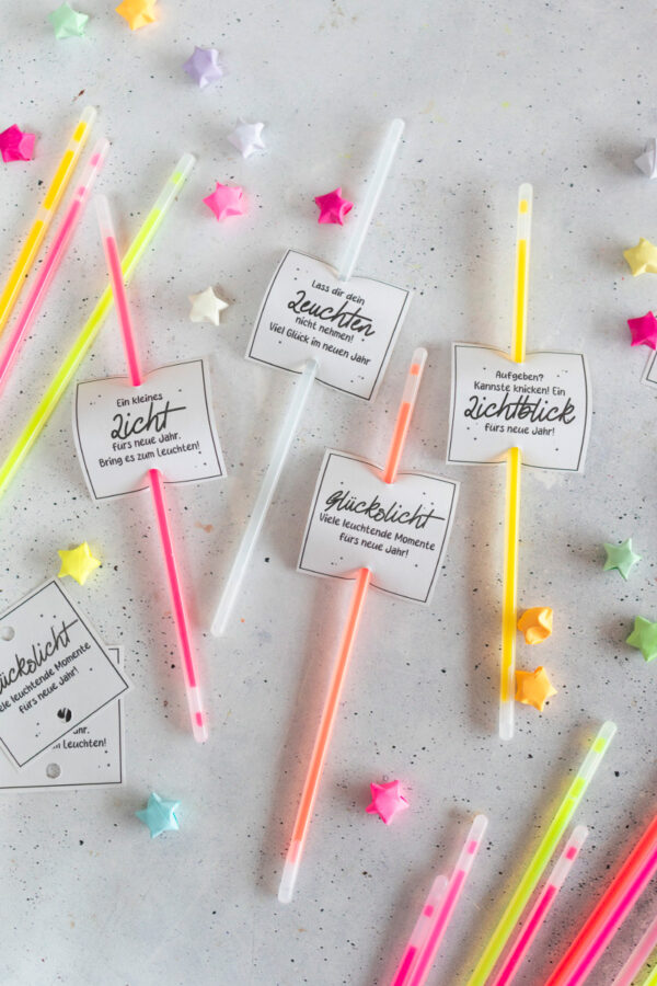 Unbenannt-1 Silvester Knicklichter / Leuchtstäbe: Vorlage zum Ausdrucken