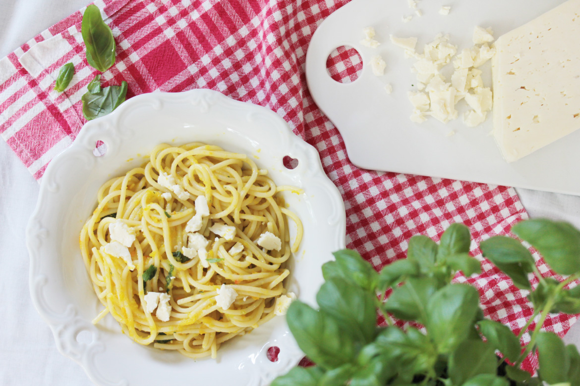 Pasta mit Paprika – Feta – Sauce - Women at Work