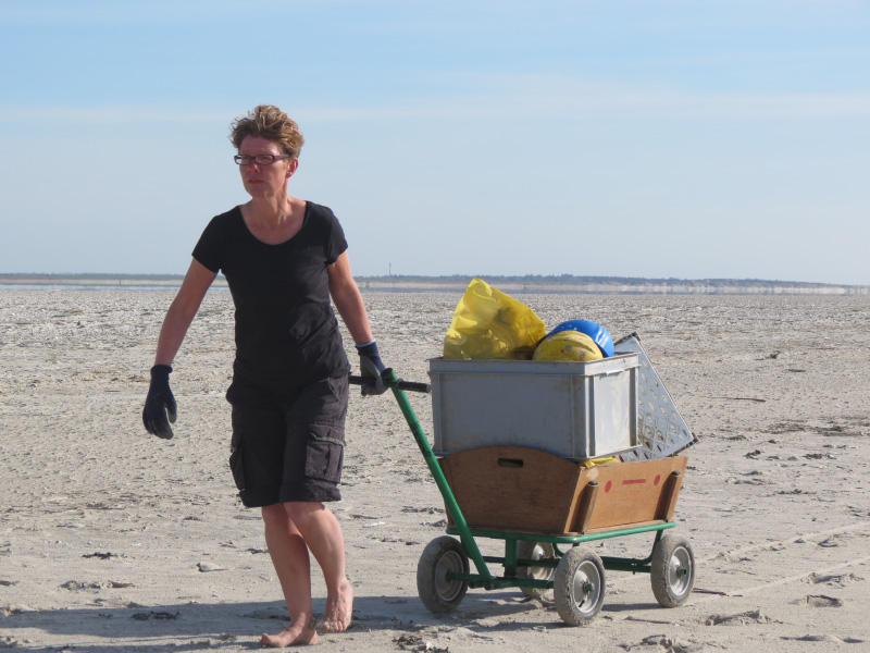 Jennifer Timrott: Gegen den Müll an den Küsten
