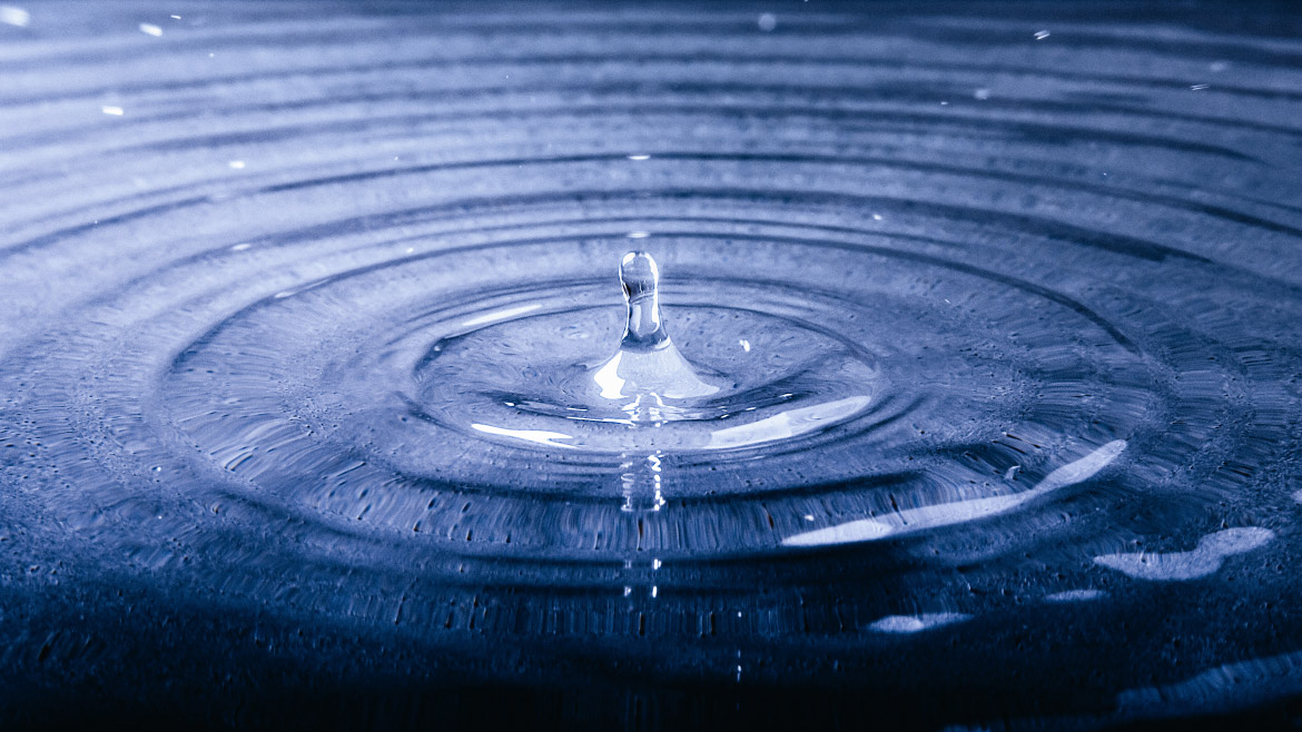 Fit & konzentriert mit Wasser – 7 Fakten über das Wunder-Elixier der Natur