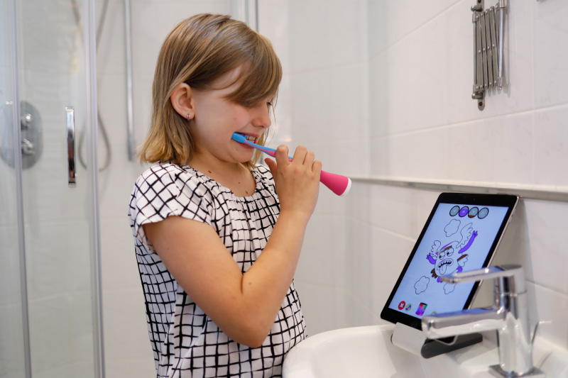 Von Kopfwäsche bis Zähneputzen: So lernt dein Kind spielerisch die Körperpflege (mit Playbrush)