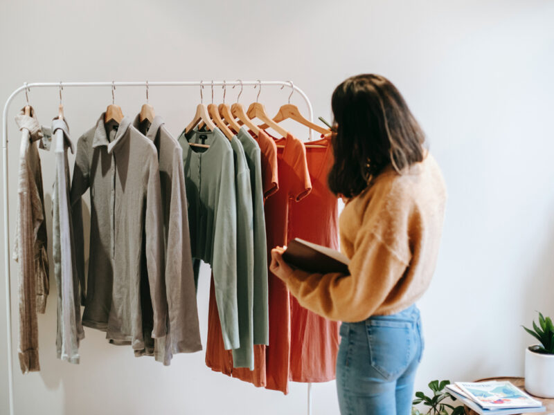 12 Tipps: Saisonwechsel in deinem Kleiderschrank plus Farben-Coaching!