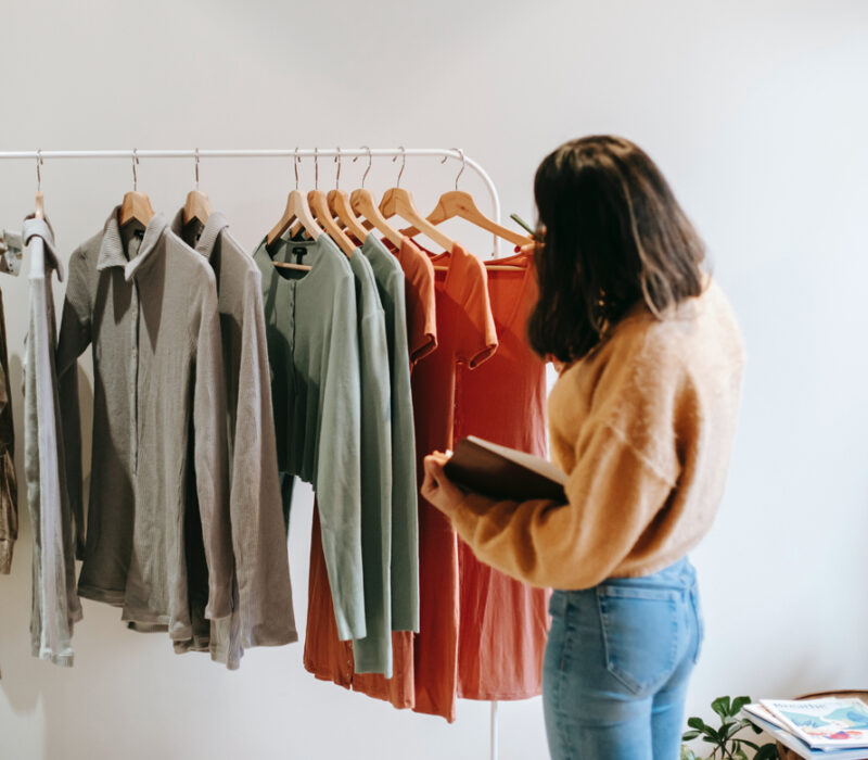 12 Tipps: Saisonwechsel in deinem Kleiderschrank plus Farben-Coaching!